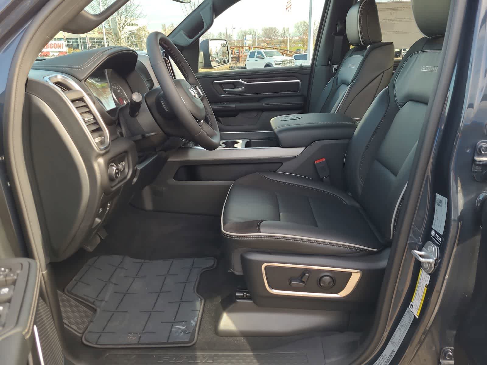New 2026 RAM 1500 Laramie AWD/4WD image 19