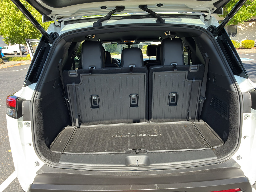 Used 2025 Nissan Pathfinder Rock Creek AWD/4WD image 48