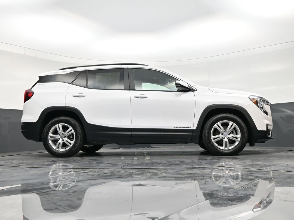 Used 2023 GMC Terrain SLE w/ Driver Convenience Package image 26