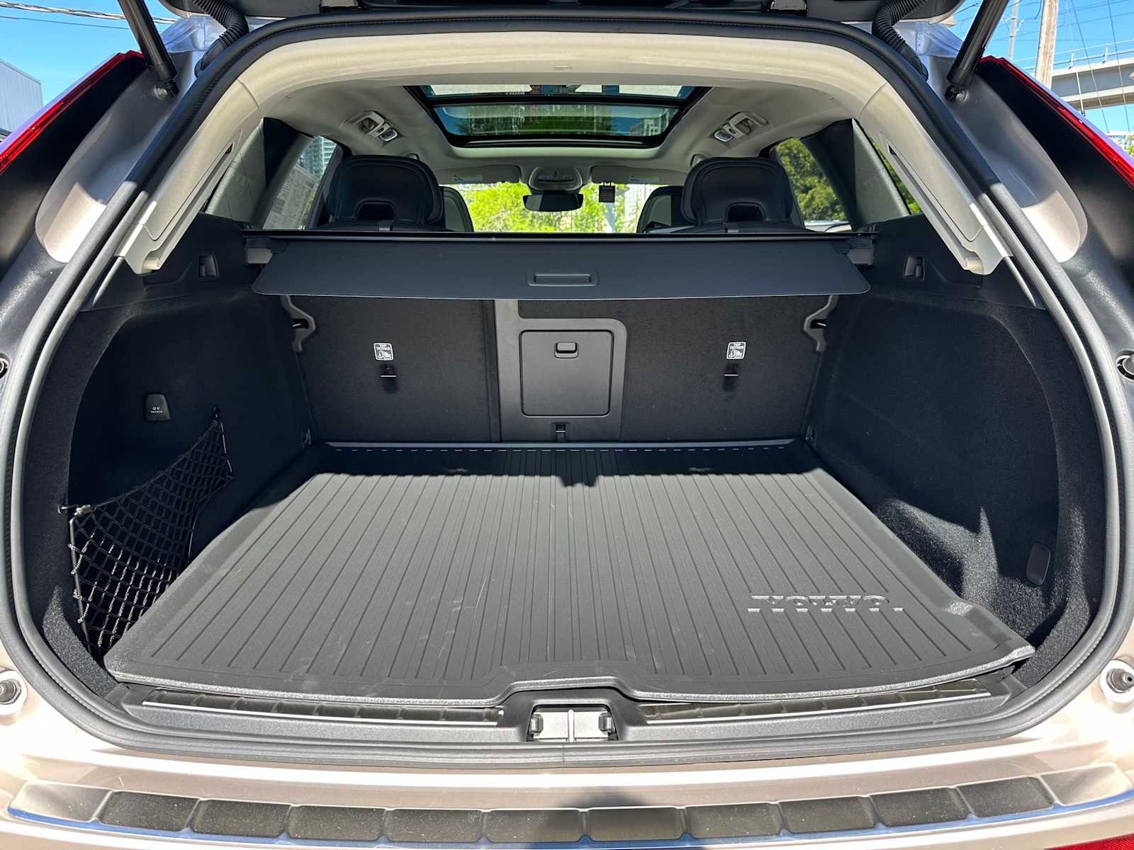 New 2025 Volvo XC60 B5 Ultra w/ Protection Package Premier image 14