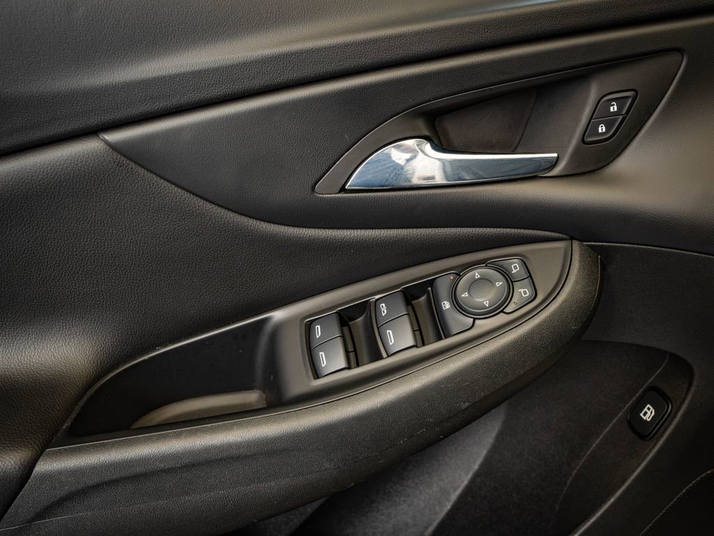 Used 2017 Chevrolet Volt Premier w/ Driver Confidence II Package FWD image 23