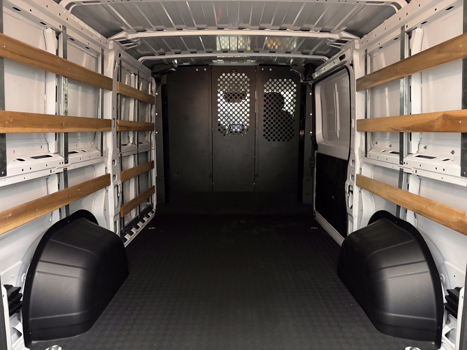 Used 2025 RAM ProMaster 2500 w/ U-Haul Equipment Group FWD image 30