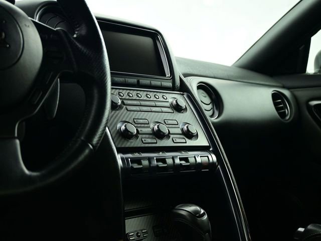 Used 2012 Nissan GT-R Premium image 57