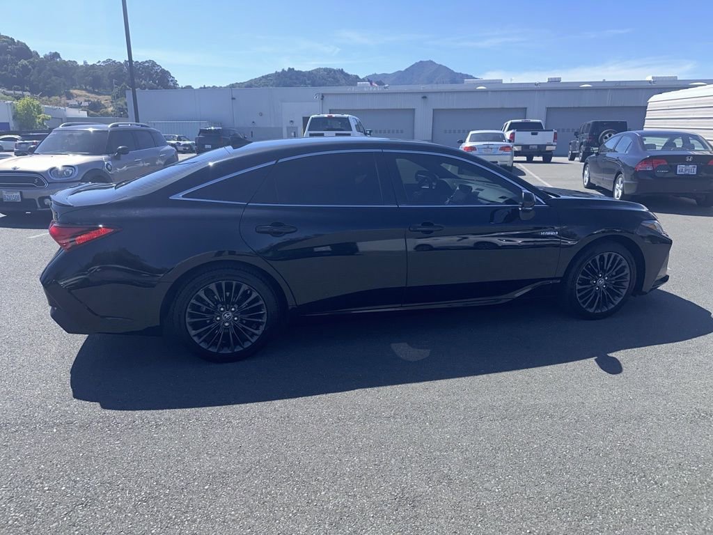 Used 2019 Toyota Avalon XSE w/ All Weather Liner Package image 5