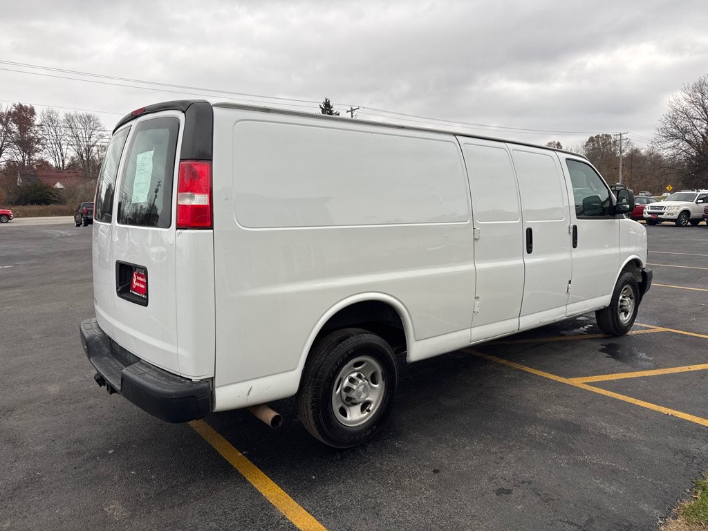 Used 2018 Chevrolet Express 2500 Extended RWD image 6