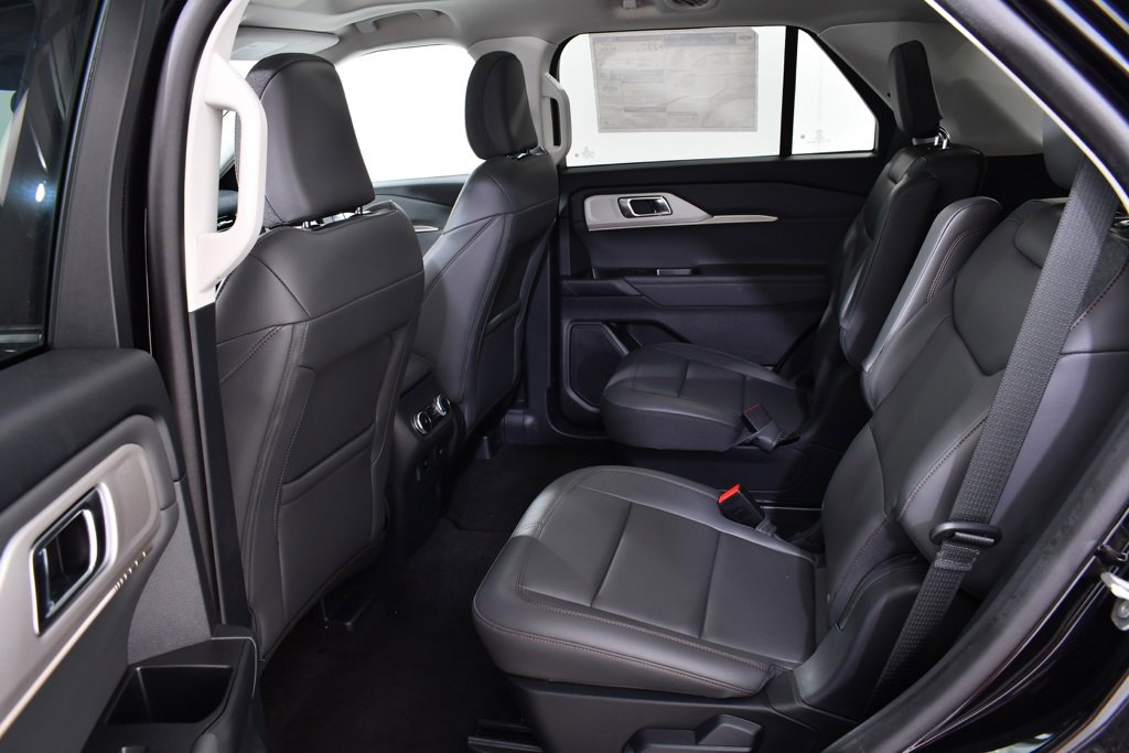New 2025 Ford Explorer Active w/ Active Comfort Package image 16
