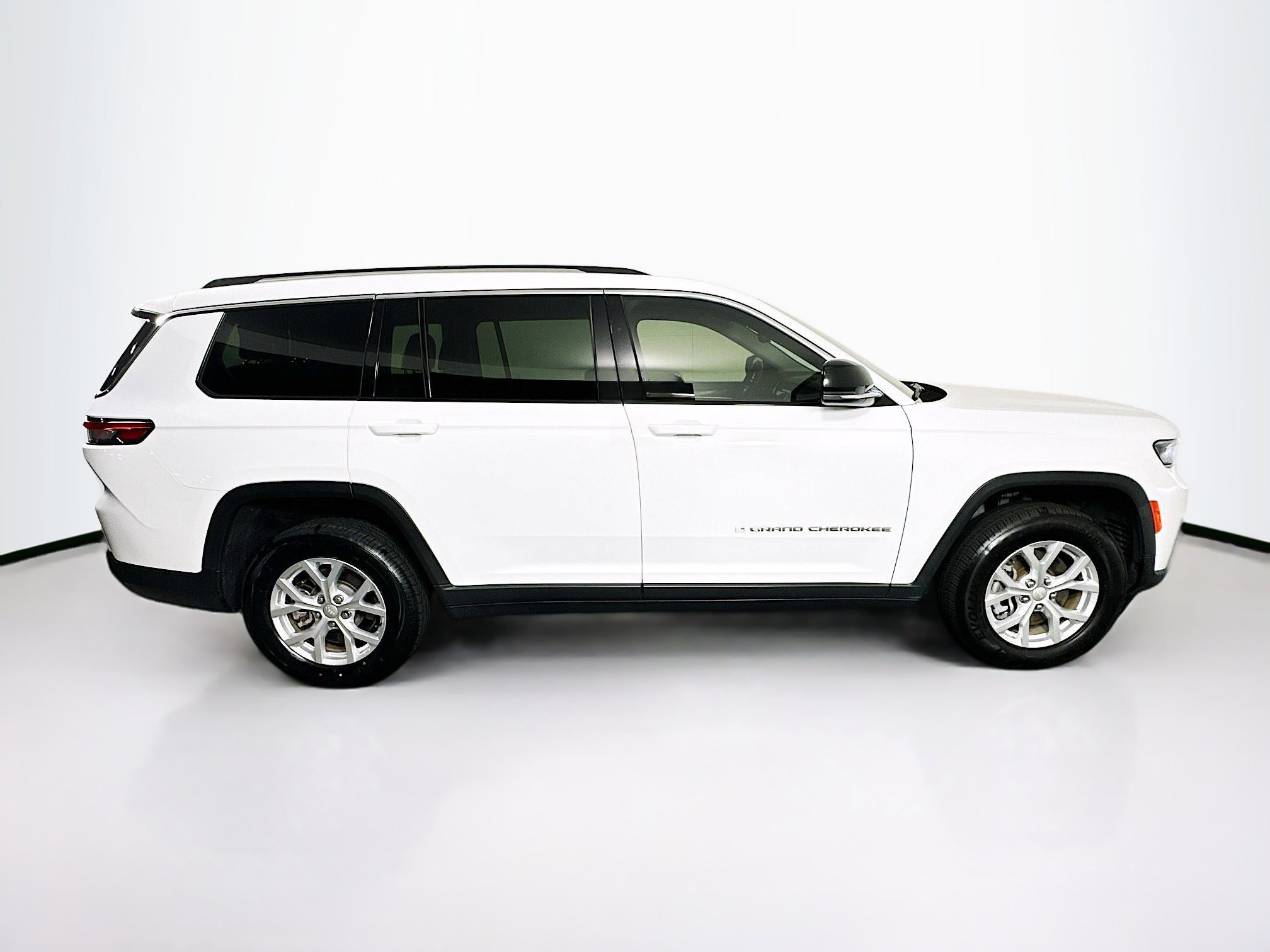 Used 2023 Jeep Grand Cherokee L Limited image 10