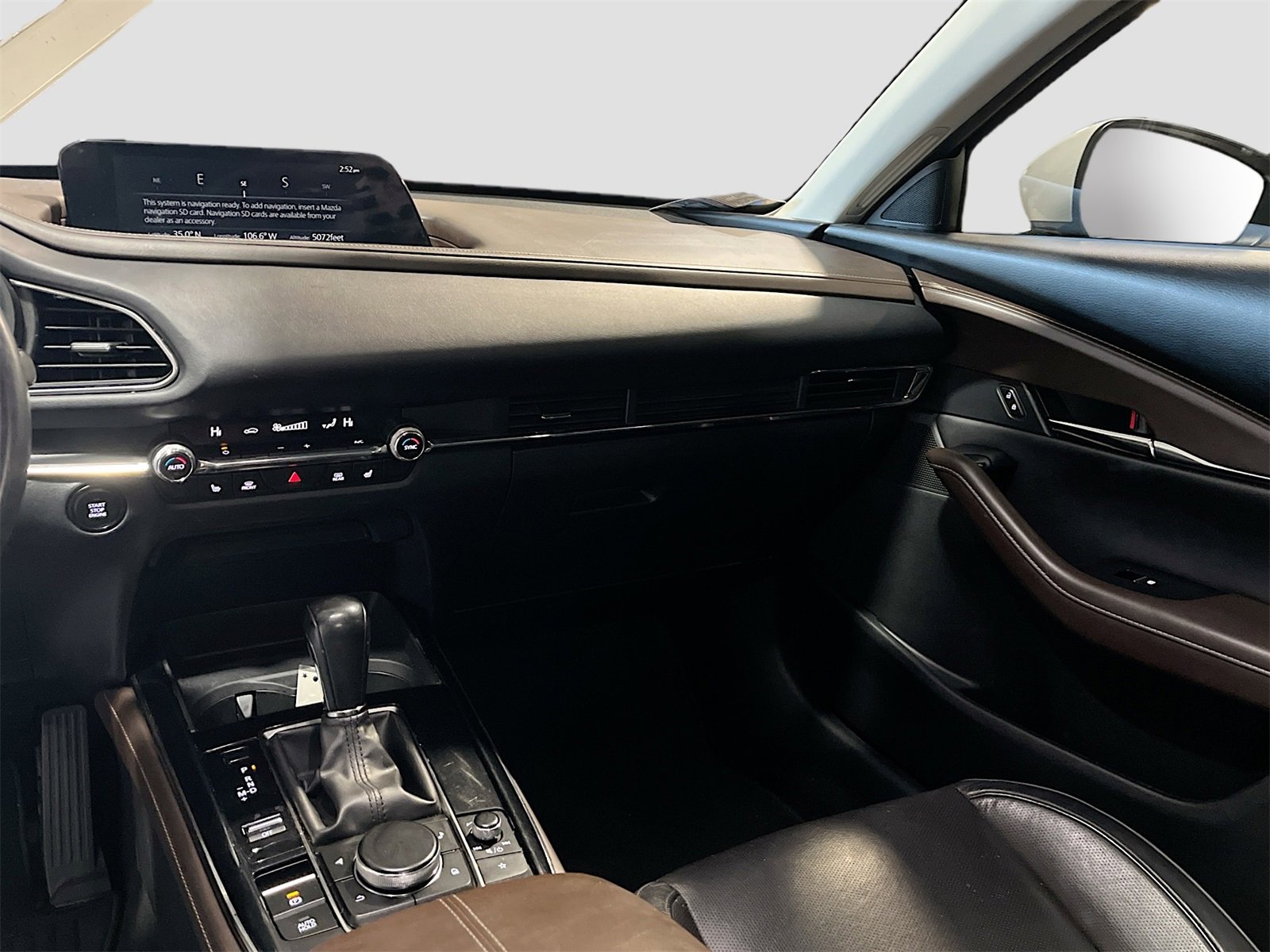 Used 2022 MAZDA CX-30 AWD 2.5 S w/ Premium Package image 25