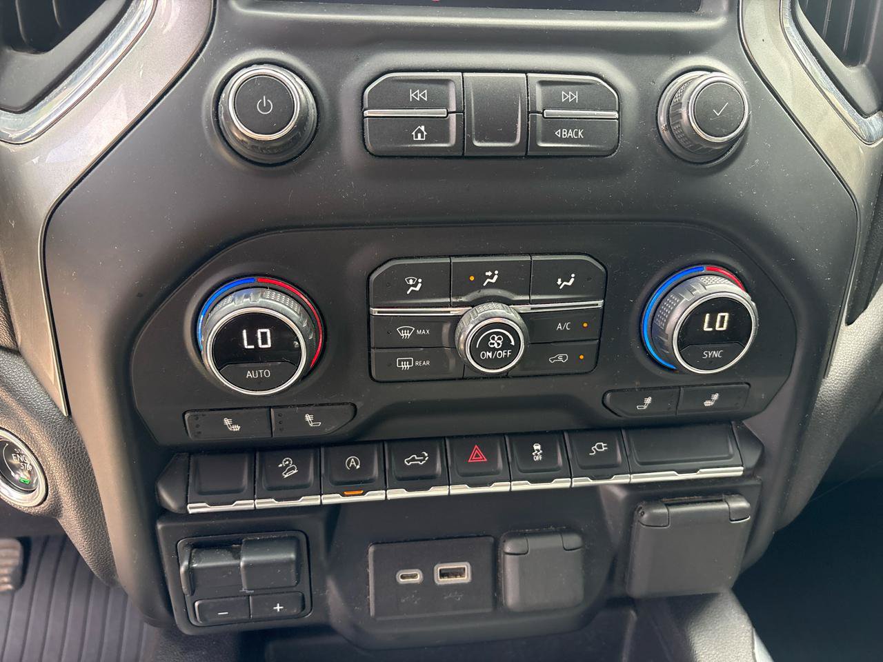 Used 2020 Chevrolet Silverado 1500 RST AWD/4WD image 12