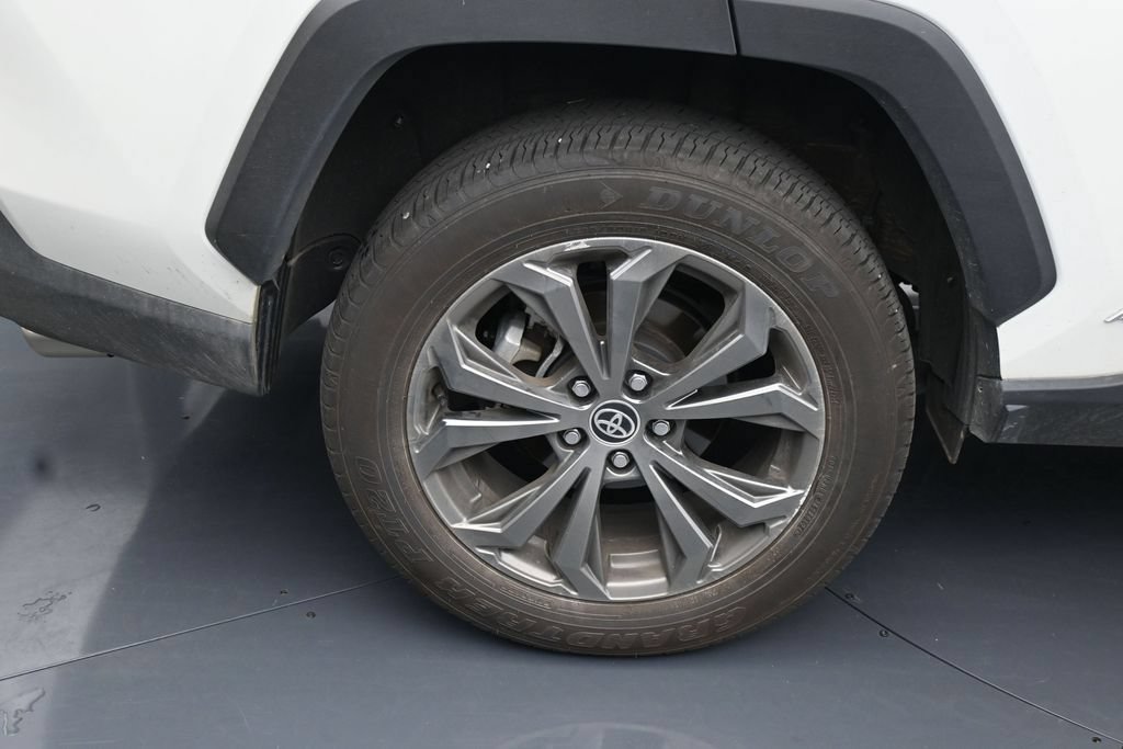 Used 2024 Toyota RAV4 Limited w/ Advanced Technology Package AWD/4WD image 10