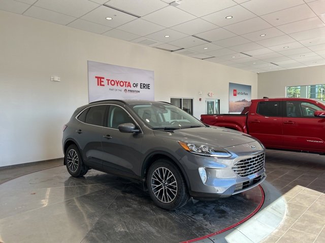 Used 2022 Ford Escape Titanium w/ Class II Trailer Tow Package