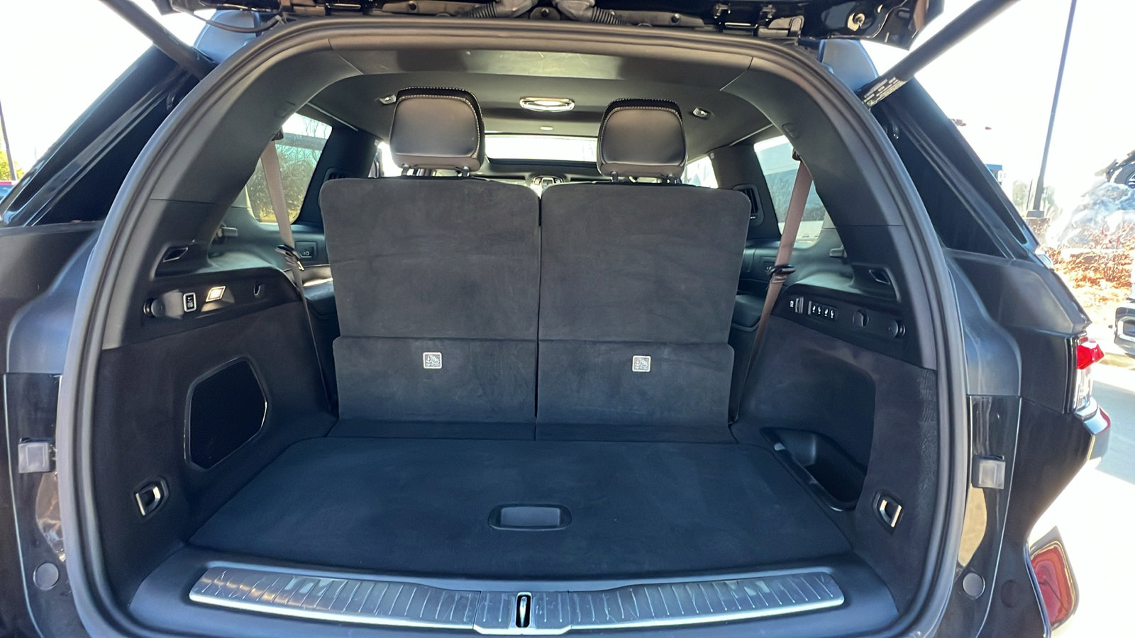 Used 2024 Jeep Grand Cherokee L Overland w/ Advanced Protech Group III image 13