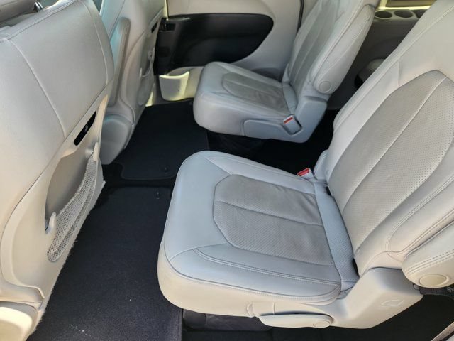 Used 2019 Chrysler Pacifica Touring-L w/ Advanced Safetytec Group FWD image 33