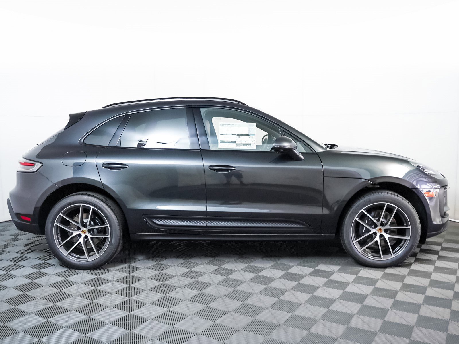 New 2026 Porsche Macan image 9