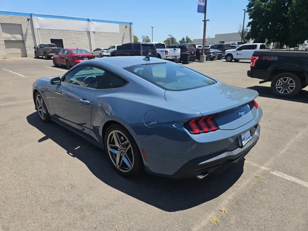 Used 2024 Ford Mustang Coupe RWD image 5