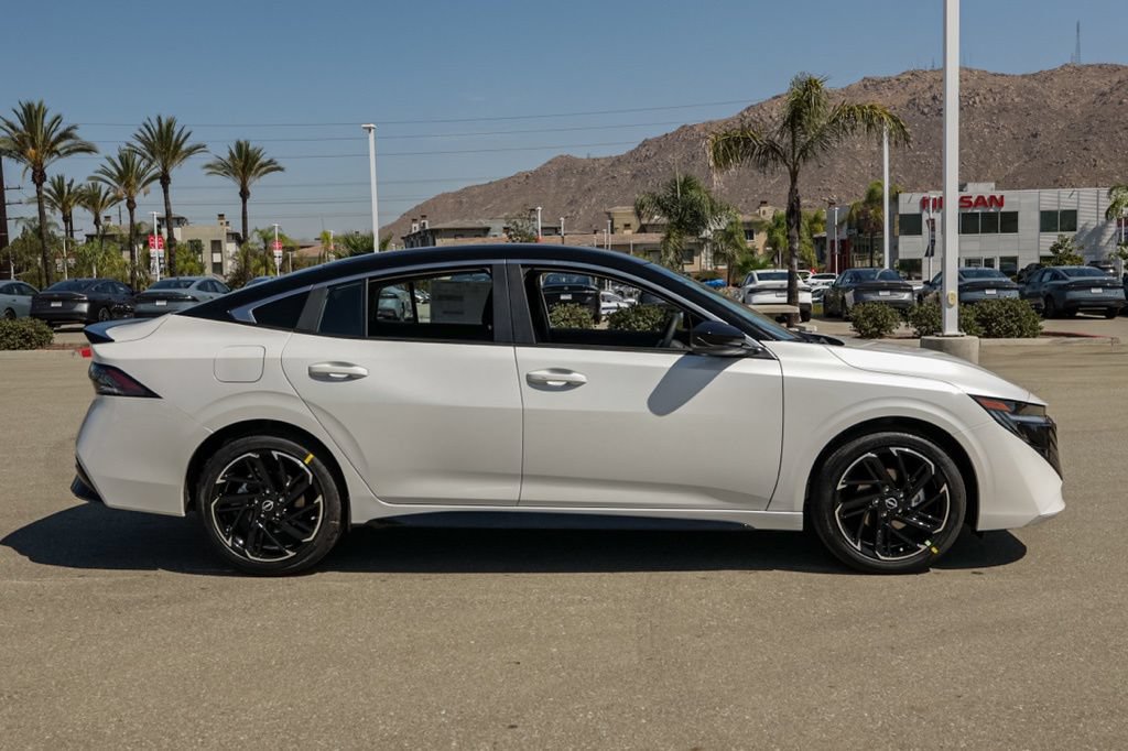 New 2027 Nissan Sentra SR FWD image 3