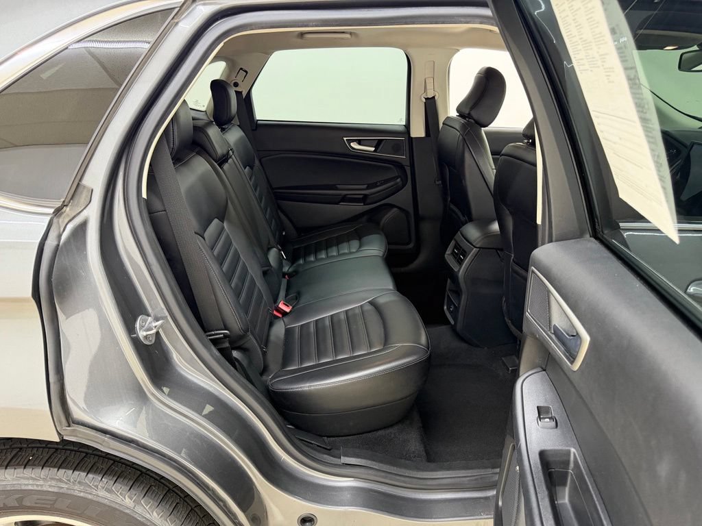 Used 2022 Ford Edge SEL AWD/4WD image 16