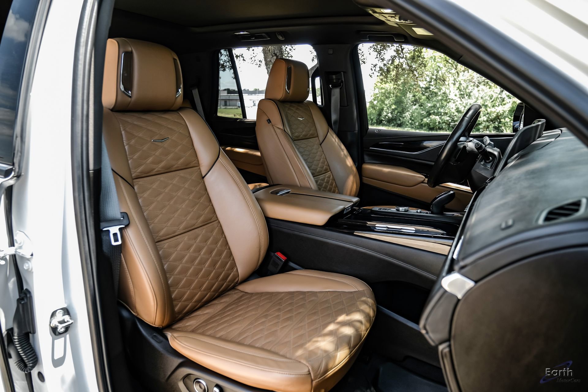 Used 2024 Cadillac Escalade Sport w/ LPO, ONYX Package RWD image 48