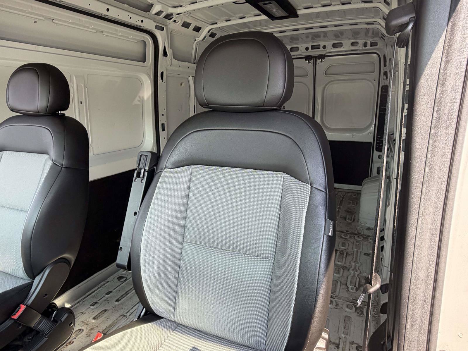 Used 2024 RAM ProMaster 2500 w/ Convenience Group FWD image 29