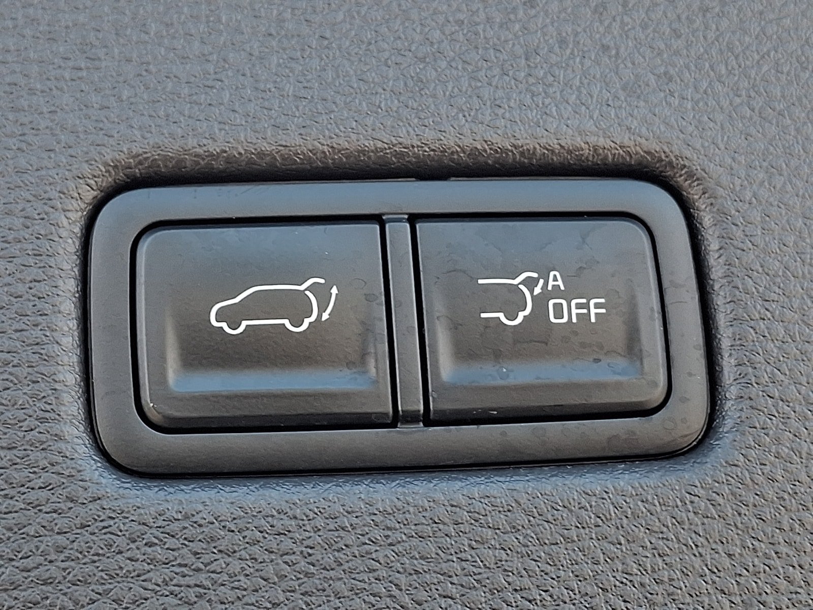 Used 2024 Kia Carnival EX FWD image 31