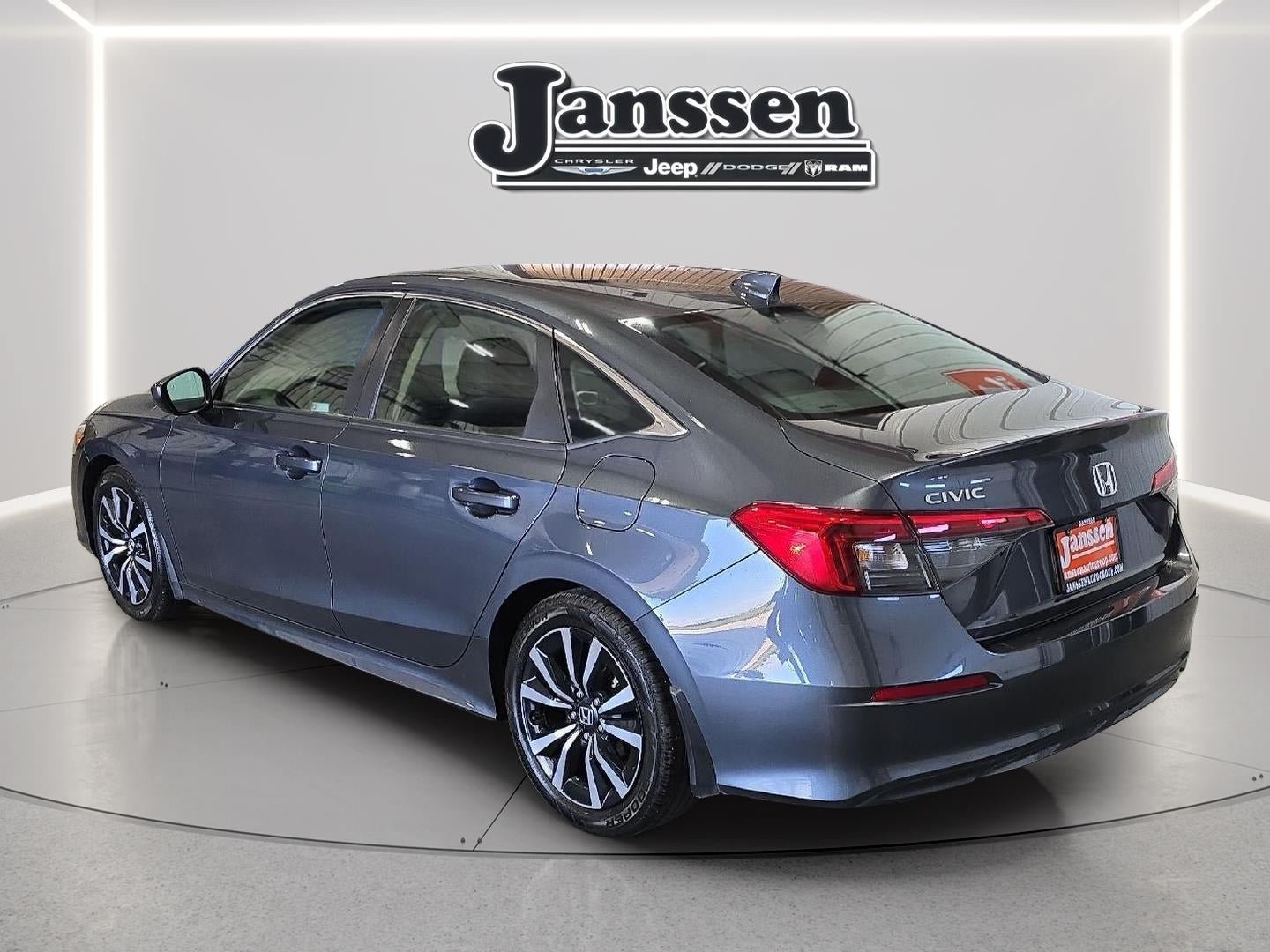 Used 2023 Honda Civic EX image 3