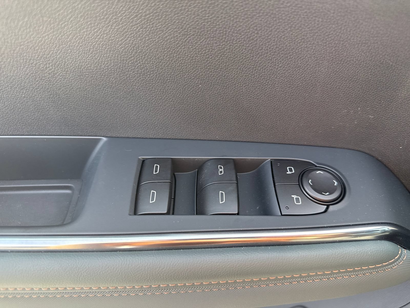 New 2026 GMC Acadia AT4 w/ Super Cruise Package AWD/4WD image 10