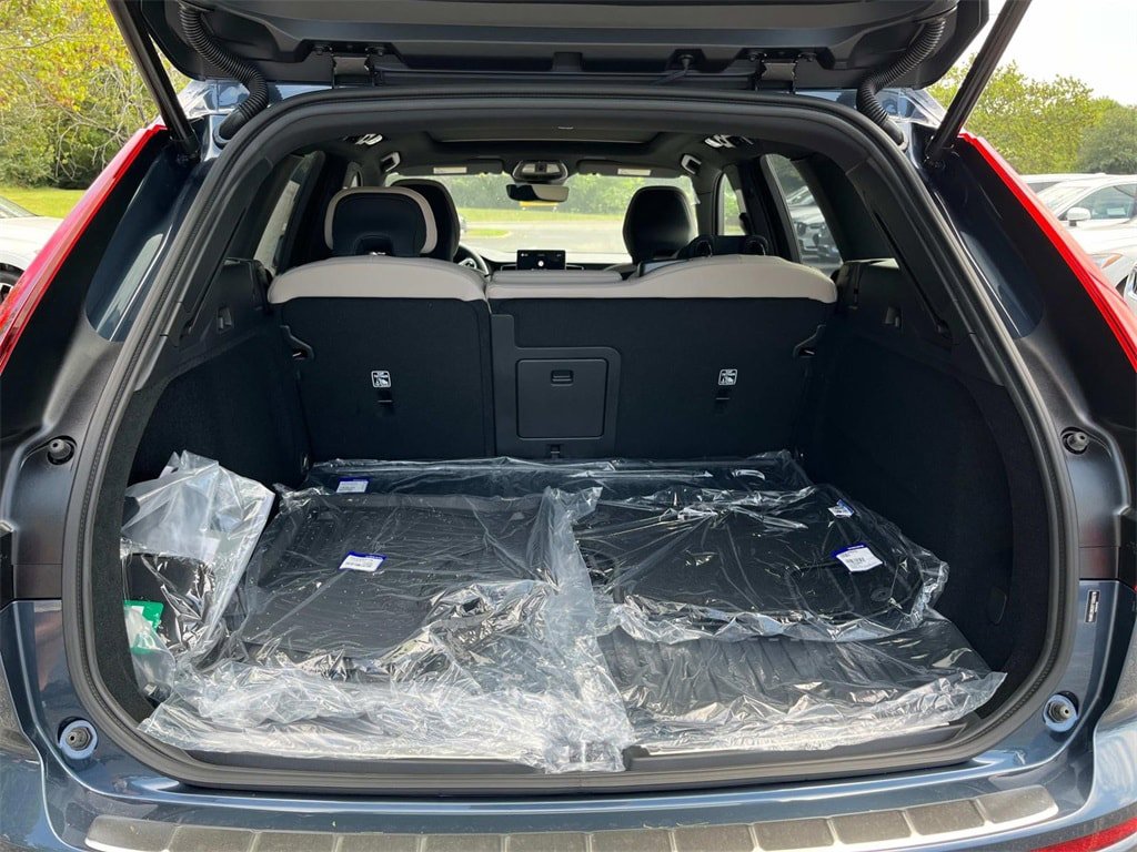 Certified 2026 Volvo XC60 B5 Plus w/ Protection Package Premier AWD/4WD image 12