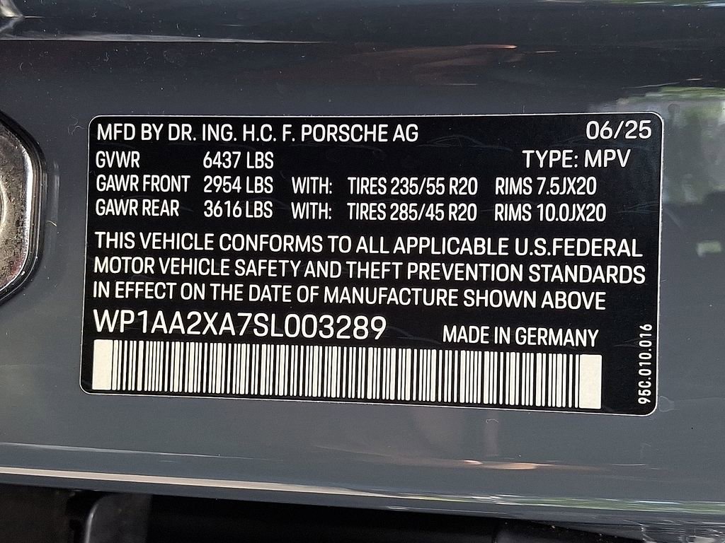 Used 2025 Porsche Macan 4 Electric w/ Premium Package AWD/4WD image 29