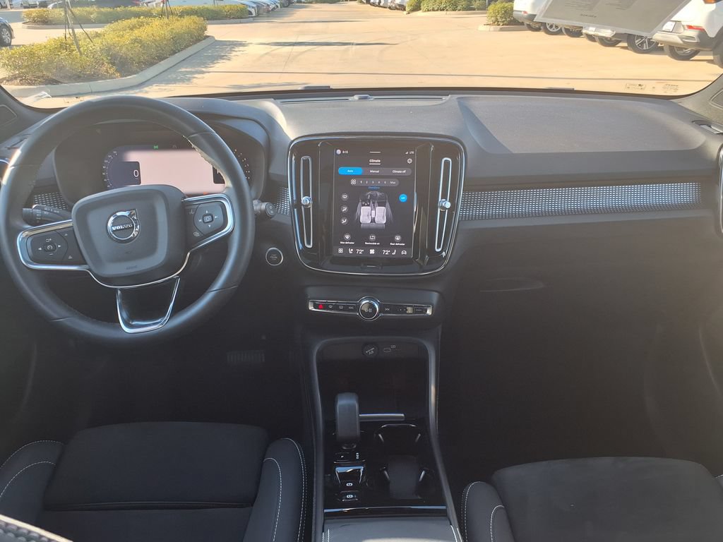 Certified 2023 Volvo XC40 B5 Plus w/ Climate Package AWD/4WD image 25