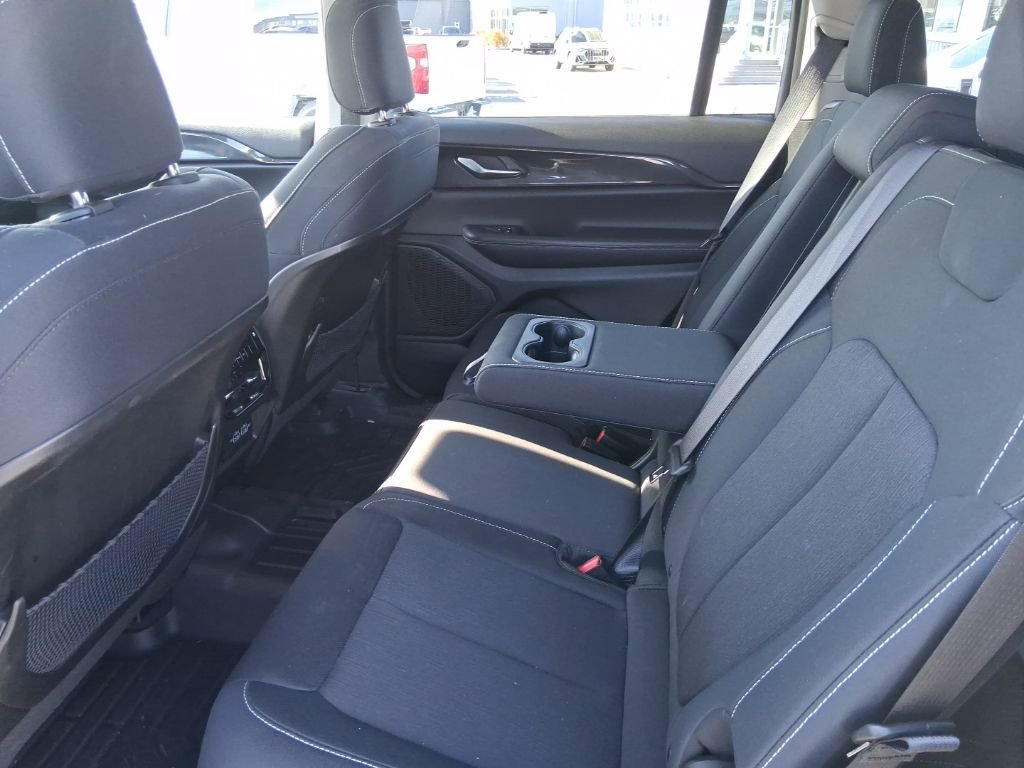 Used 2023 Jeep Grand Cherokee L Laredo w/ Luxury Tech Group I image 9