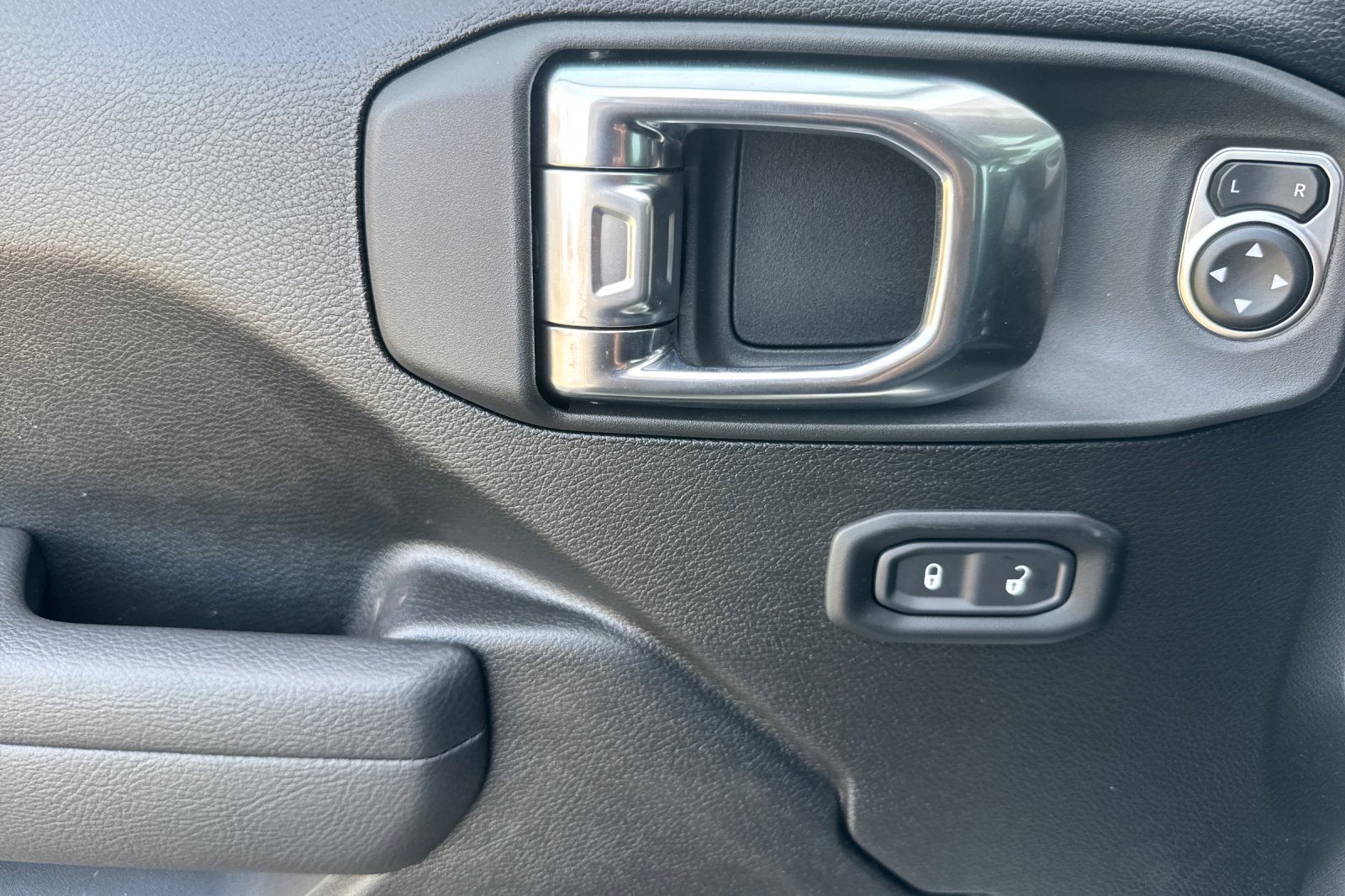 New 2026 Jeep Gladiator Sport image 10