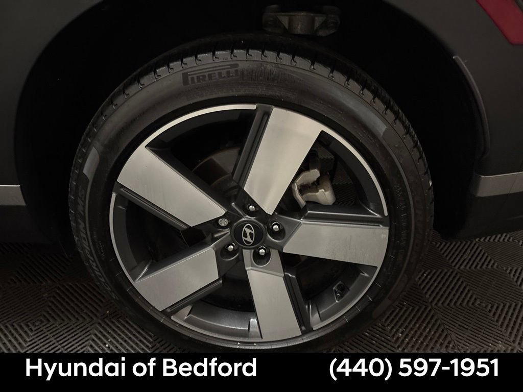 Used 2025 Hyundai Santa Fe Limited AWD/4WD image 33