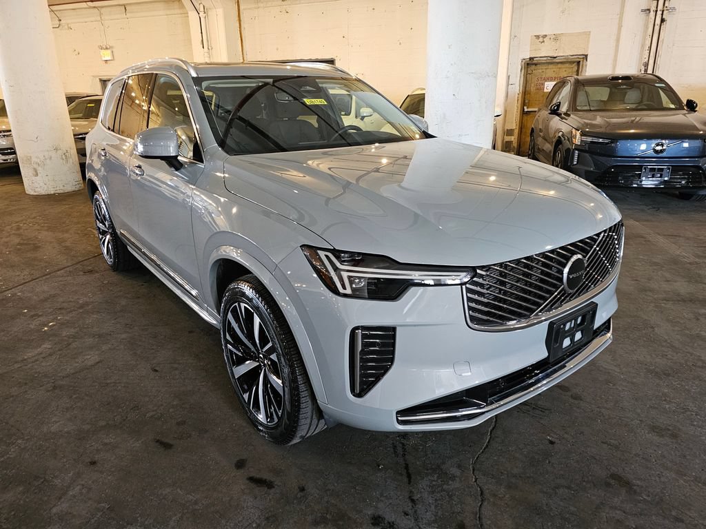 Certified 2025 Volvo XC90 B5 Core AWD/4WD image 5