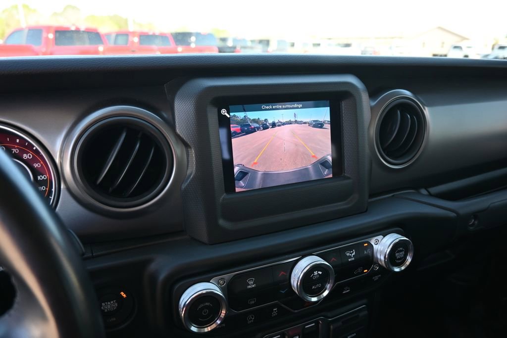 Used 2021 Jeep Gladiator Sport image 11