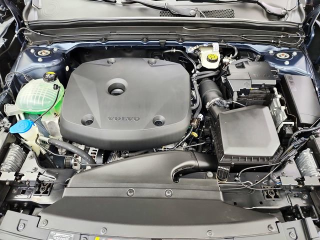 Certified 2022 Volvo XC40 T5 Inscription w/ Advanced Package AWD/4WD image 34