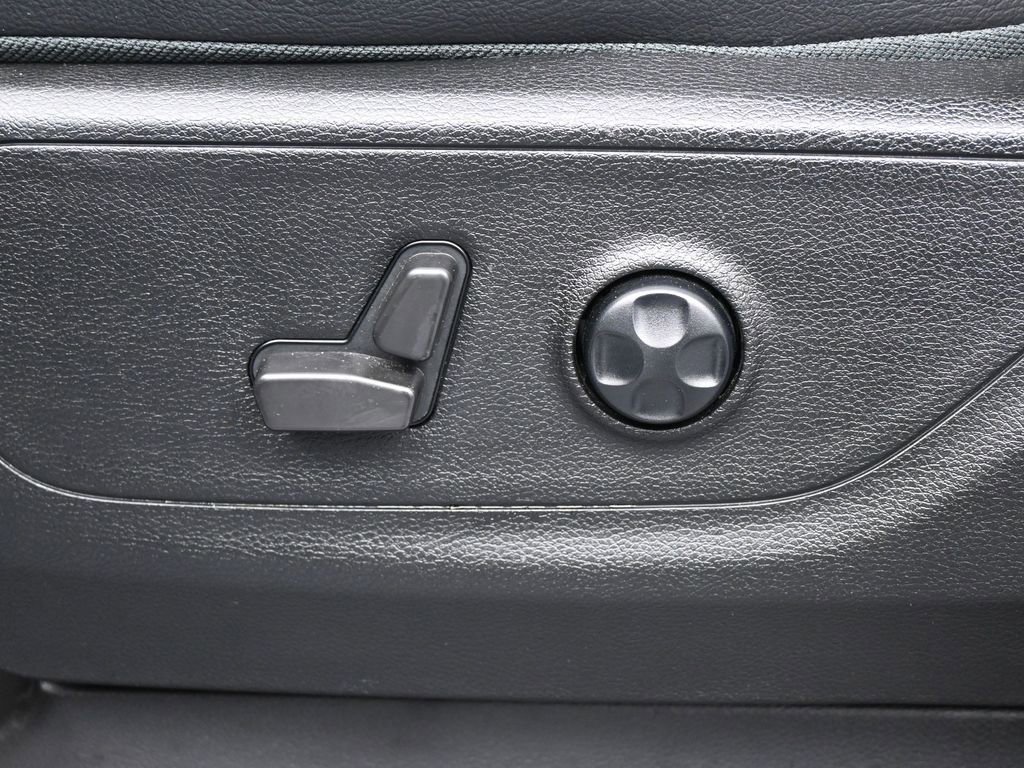 Used 2021 RAM 1500 Big Horn RWD image 12