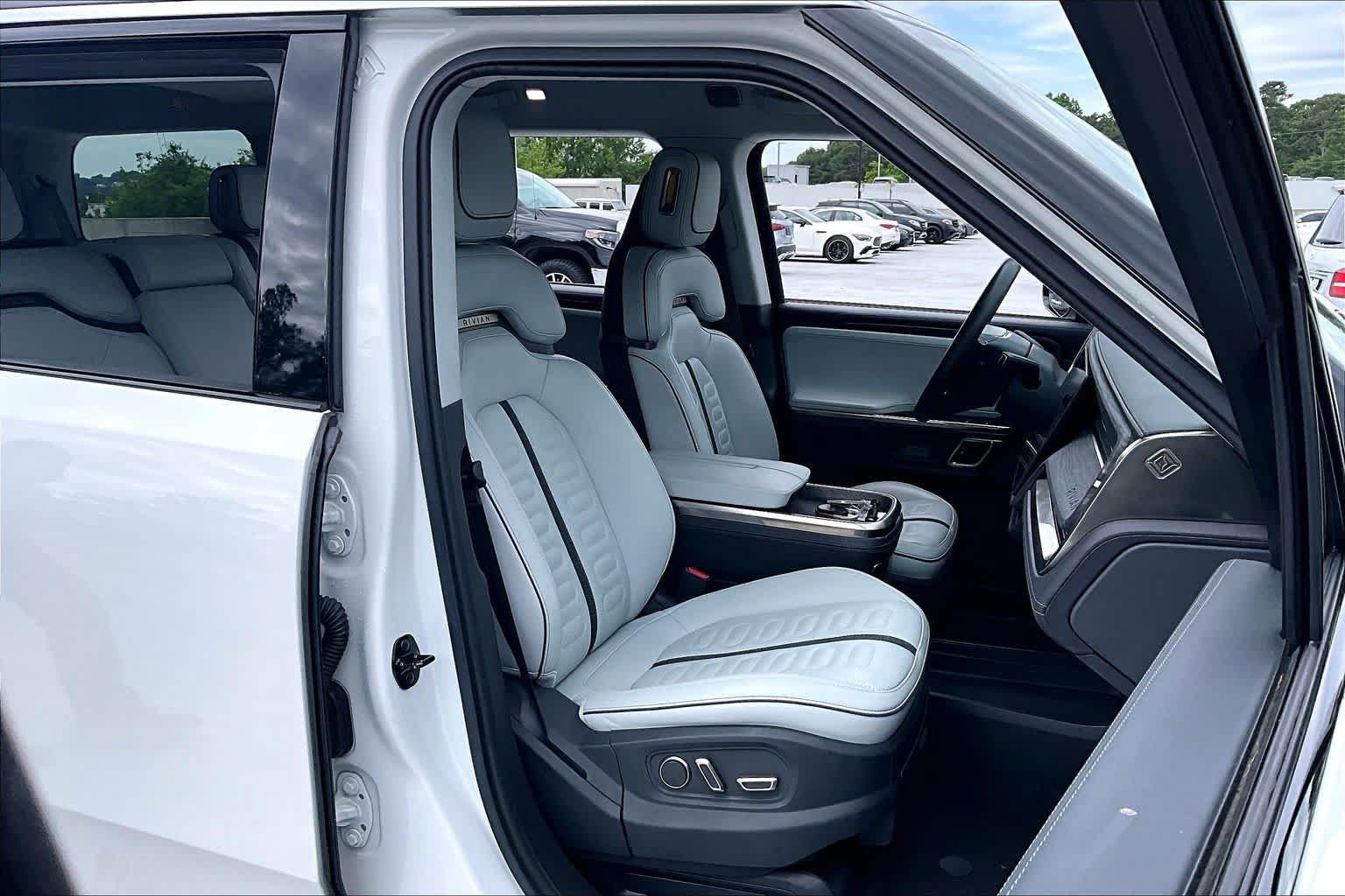 Used 2023 Rivian R1S Launch Edition AWD/4WD image 8