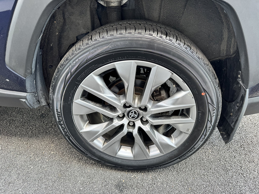 Certified 2023 Toyota RAV4 XLE Premium AWD/4WD image 23