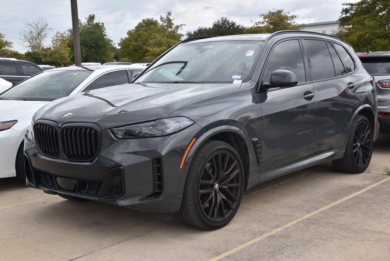 Used 2025 BMW X5 xDrive40i w/ M Sport Package AWD/4WD image 2