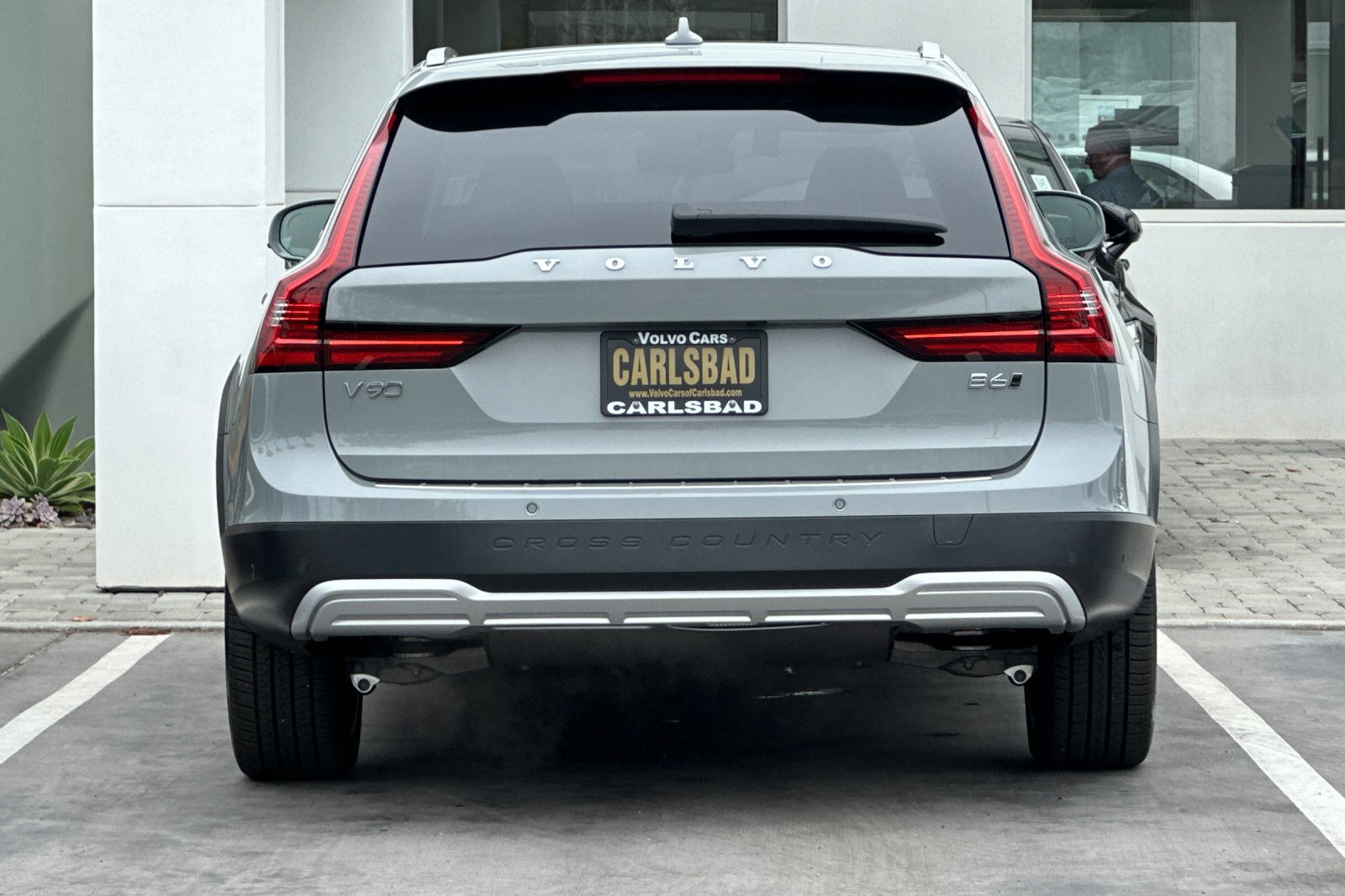 New 2025 Volvo V90 B6 Cross Country Ultra w/ Protection Package Premier image 6