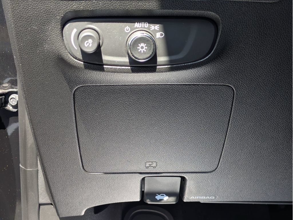 Used 2024 Buick Encore GX Sport Touring w/ Comfort Package FWD image 23