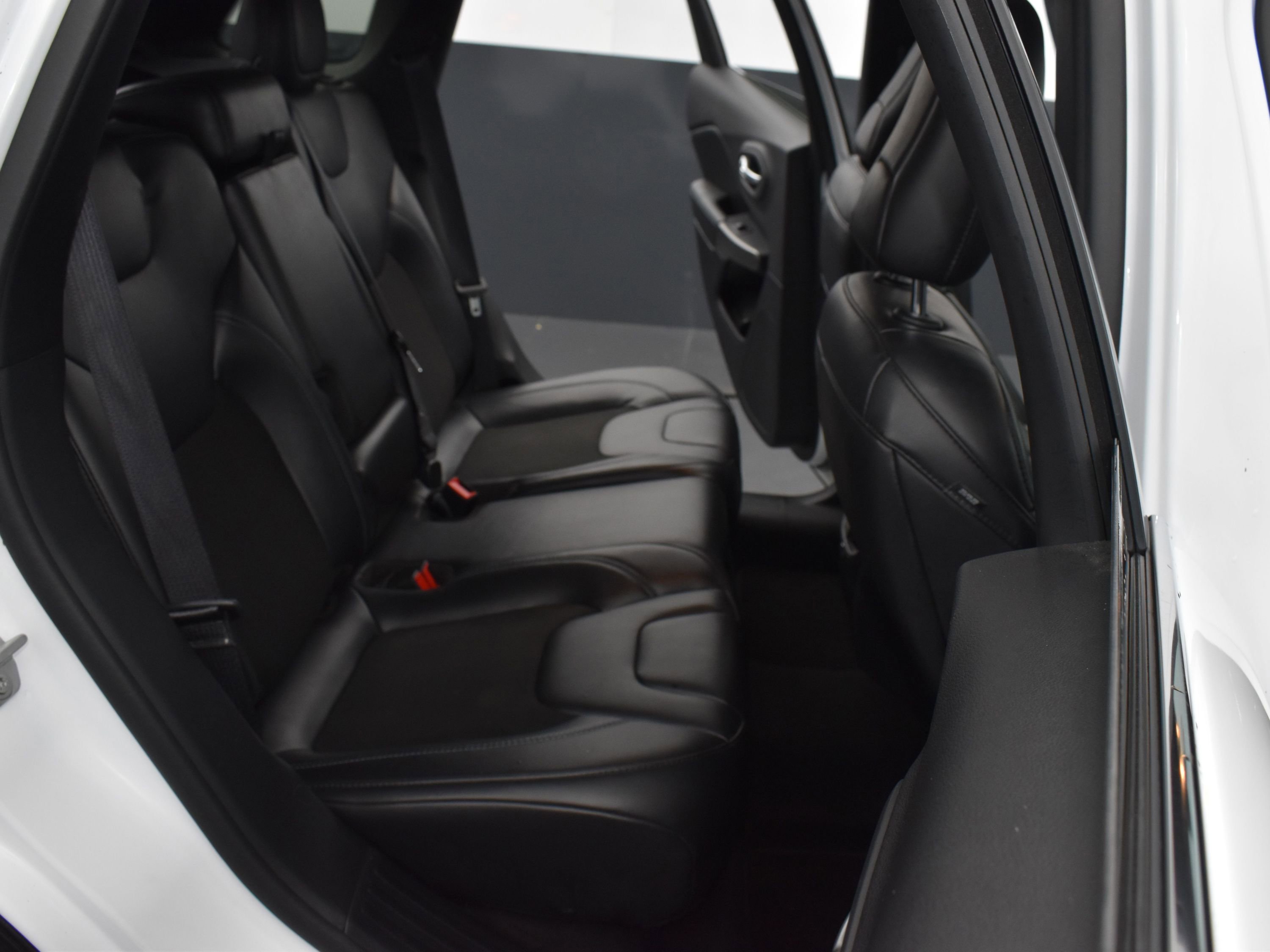 Used 2020 Jeep Cherokee Latitude Plus image 26