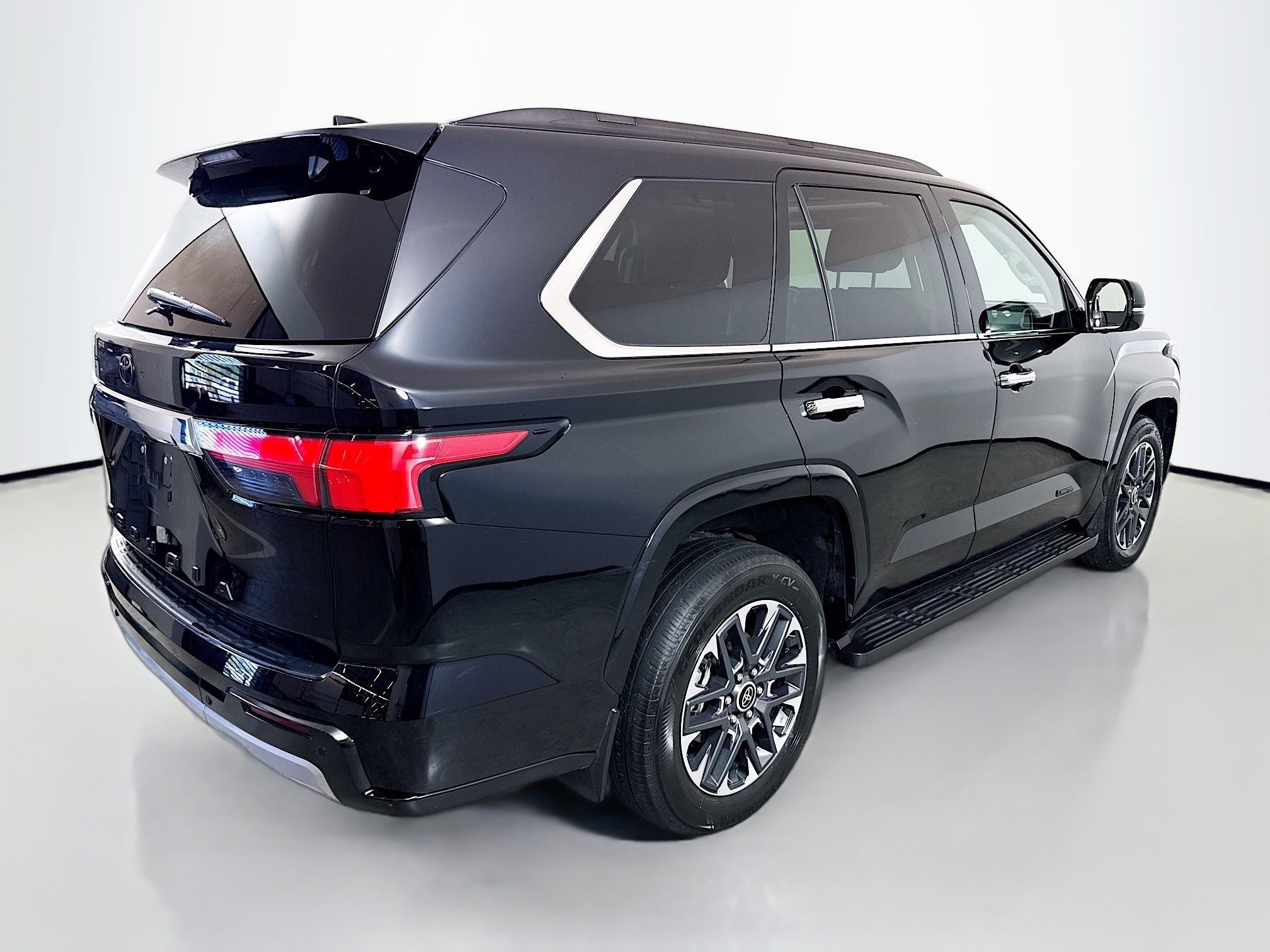 Used 2023 Toyota Sequoia Limited AWD/4WD image 7