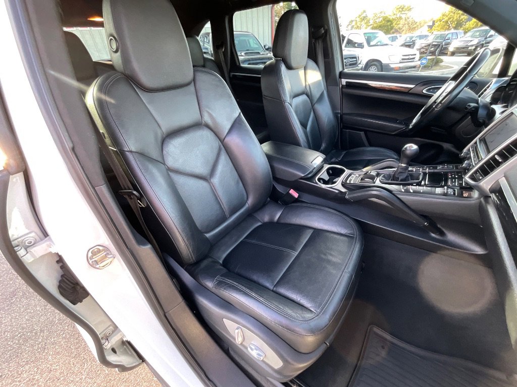 Used 2013 Porsche Cayenne 6-Speed Manual image 42