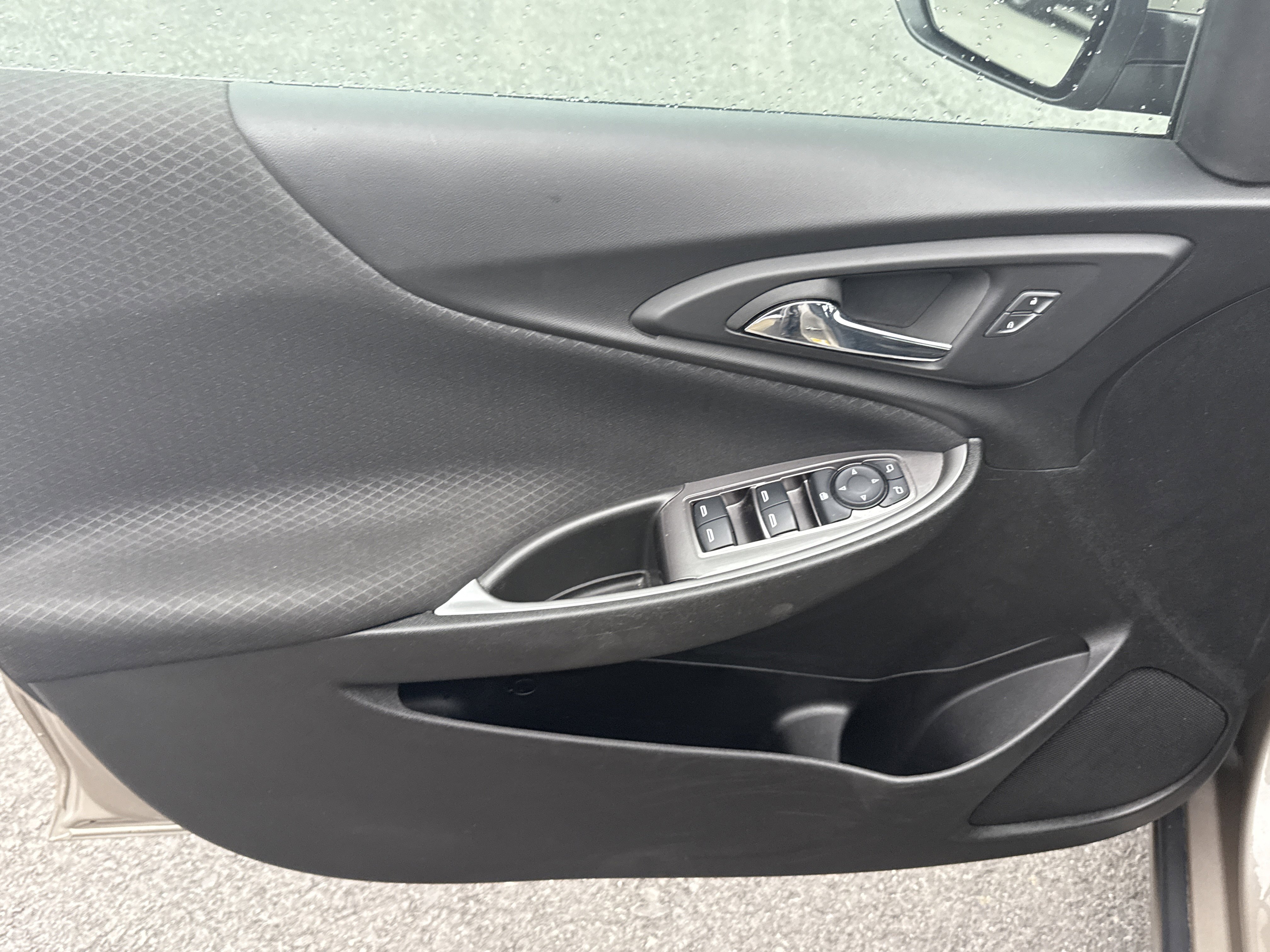 Used 2023 Chevrolet Malibu RS FWD image 16