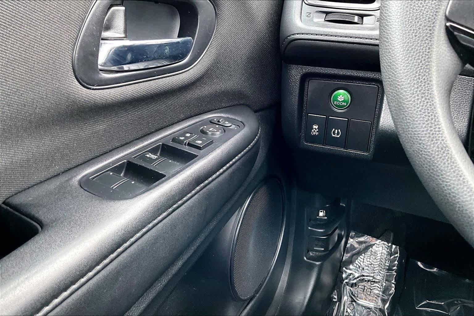 Used 2022 Honda HR-V LX image 31