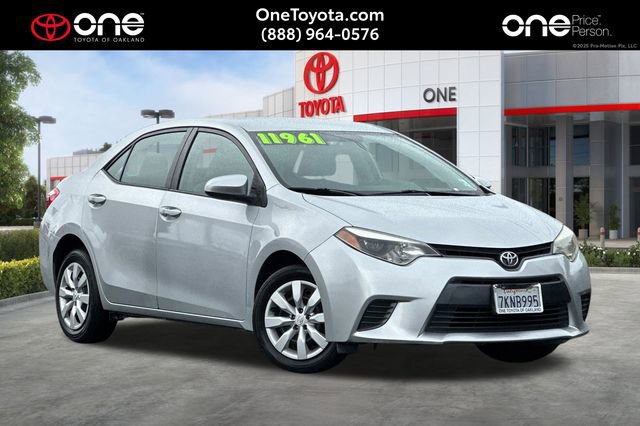 Used 2015 Toyota Corolla LE image 1