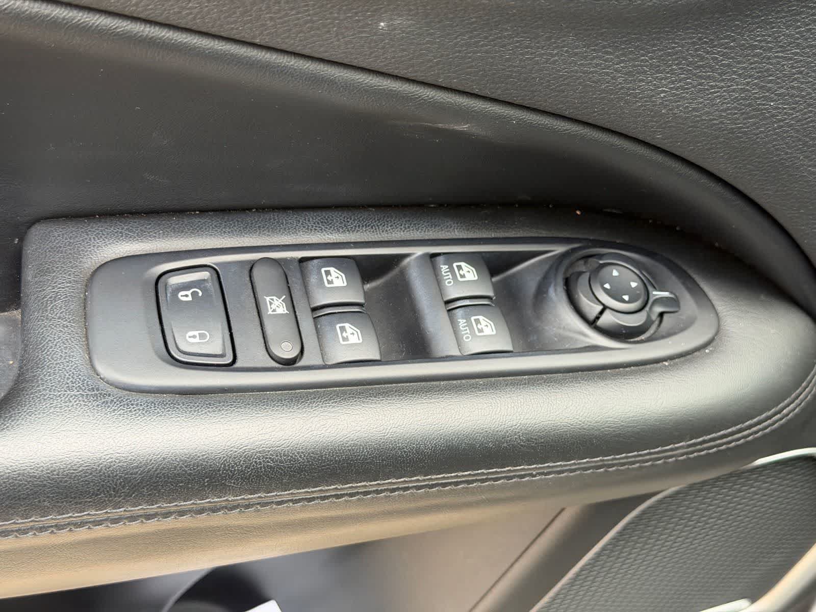 Used 2021 Jeep Compass Latitude w/ Sun and Sound Group FWD image 17