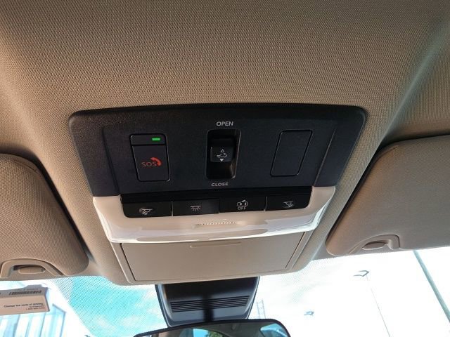 Used 2024 Nissan Altima 2.5 SR w/ SR Premium Package FWD image 21