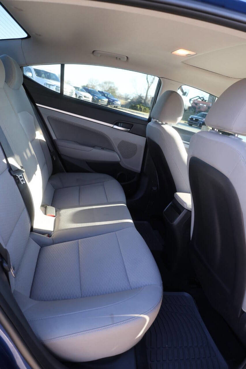 Used 2020 Hyundai Elantra Value Edition w/ Cargo Package (C1) FWD image 16